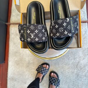 Chinelo luxo Louis Vuitton