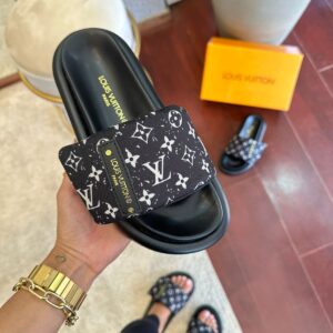 Chinelo luxo Louis Vuitton